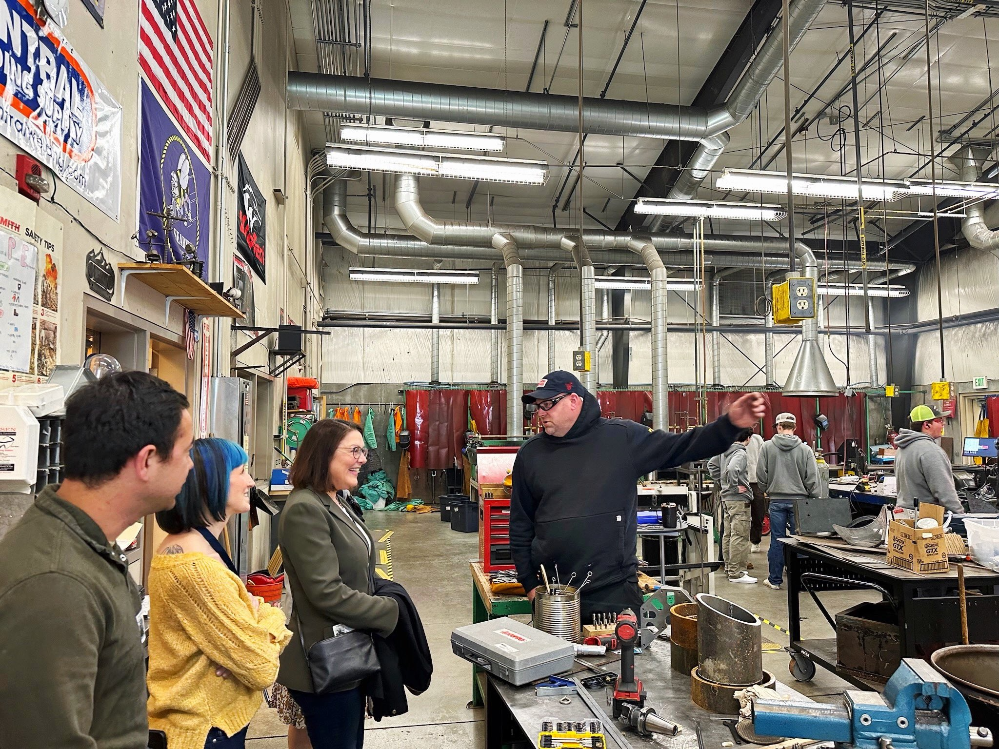 DelBene speaks with Arlington High School adminstrators